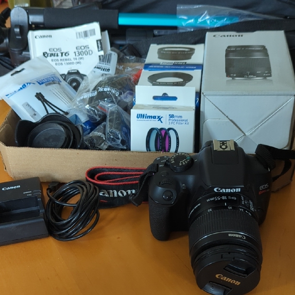 Canon Black Digital Camera with Professional Zoom Lens